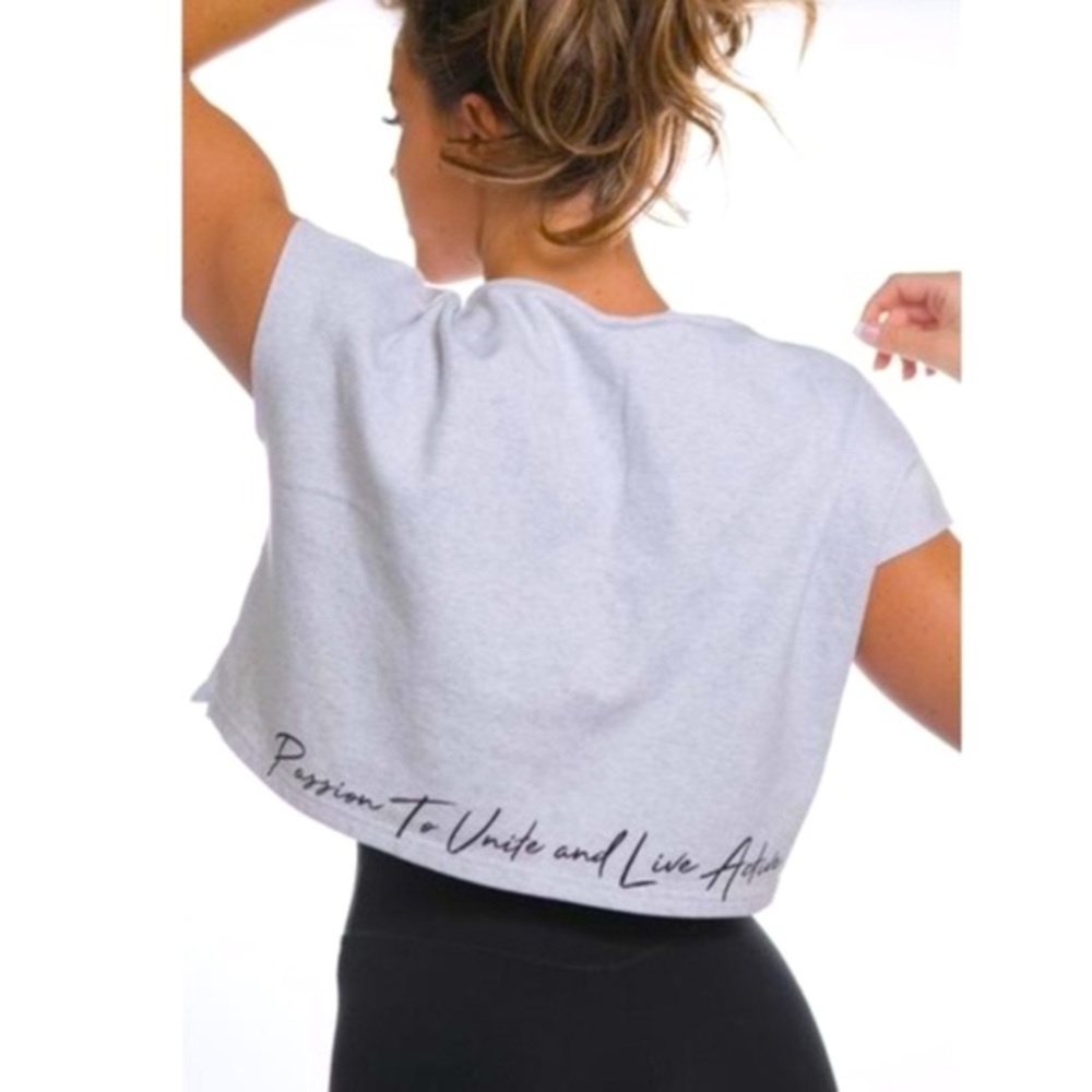 Ptula Active The Debbi Simplified Crop Tee Top Marbled White Boxy Fit XS